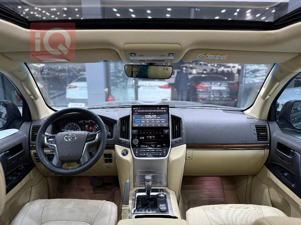 تويوتا لاندكروزر